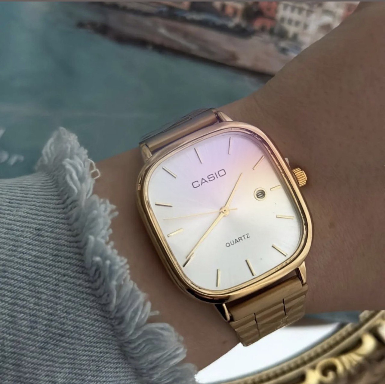 CASIO GOLD AND WHITE FOR WOMEN